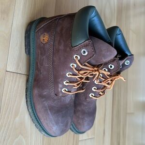 Kids Timberland size 2.5